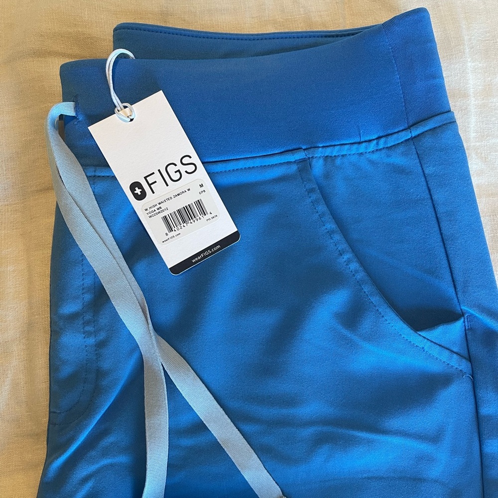 FIGS Capri Blue Zamora 2.0 HW scrub pants size Medium